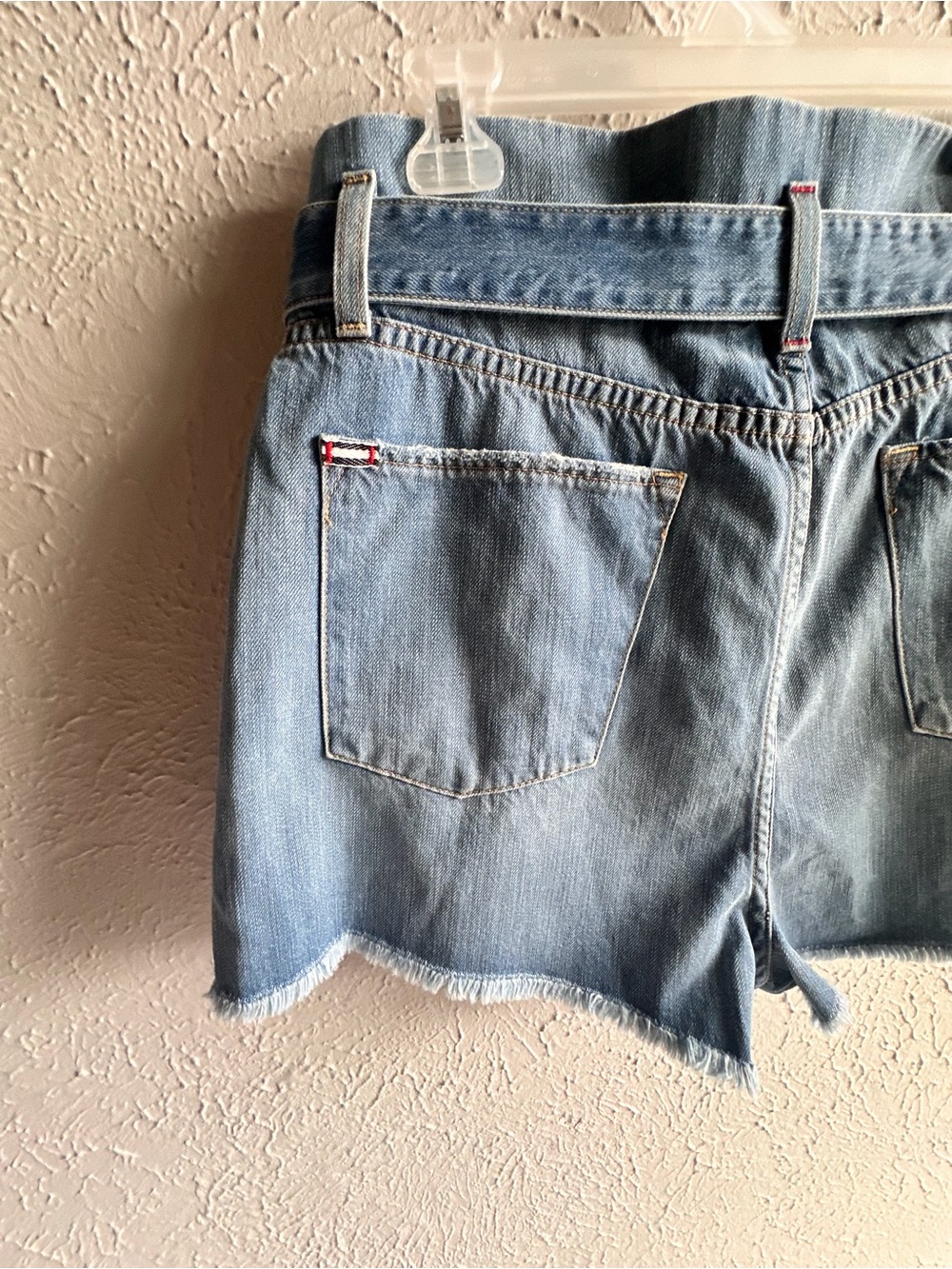 Alice + Olivia Paperbag Denim Shorts High Waist Belted
Distressed Sz 32 NWT - Picture 16 of 16